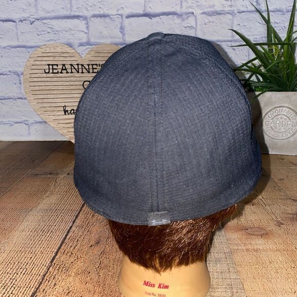 Under Armour Classic Fit ISO-CHILL Black Hat Men M/L - Picture 3 of 9